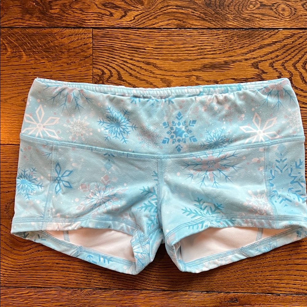 FLEO classic snowflake shorts🩵